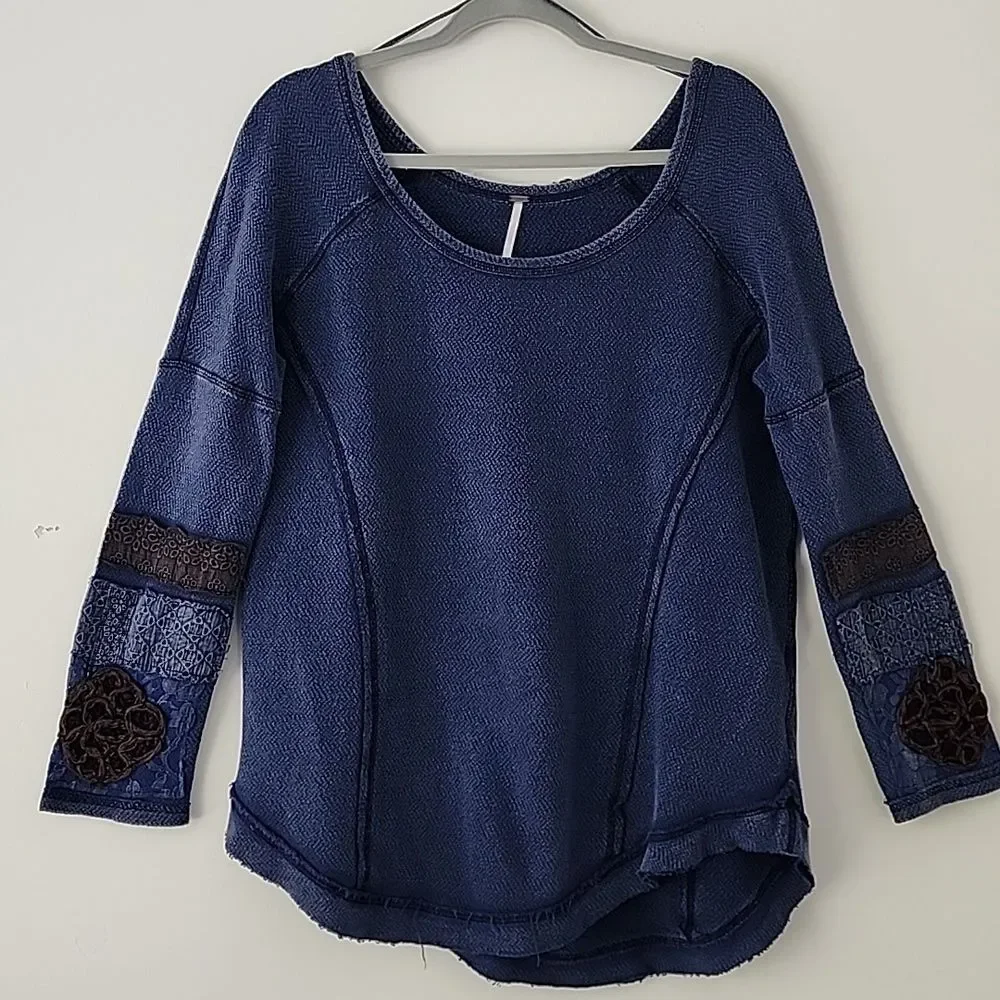 Free People You Dont Own Me Navy Embroidered Oversized Long Sleeves Tunic Top M - Picture 2 of 11